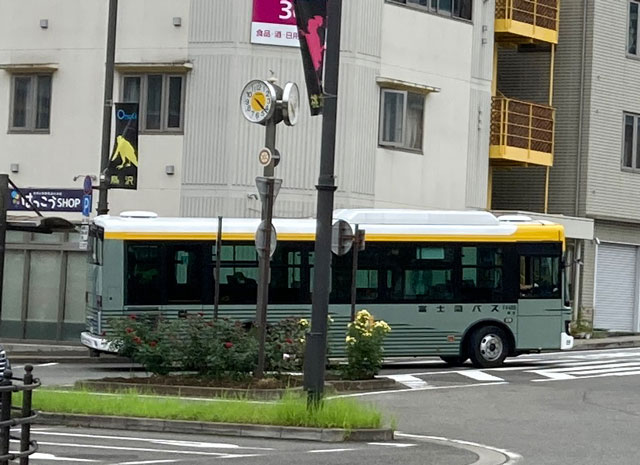 富士急バス標準塗装